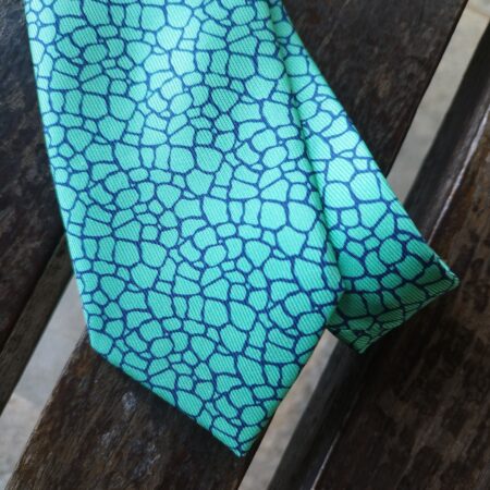 Gravata de Seda Verde com Estampa Petra Abstrata
